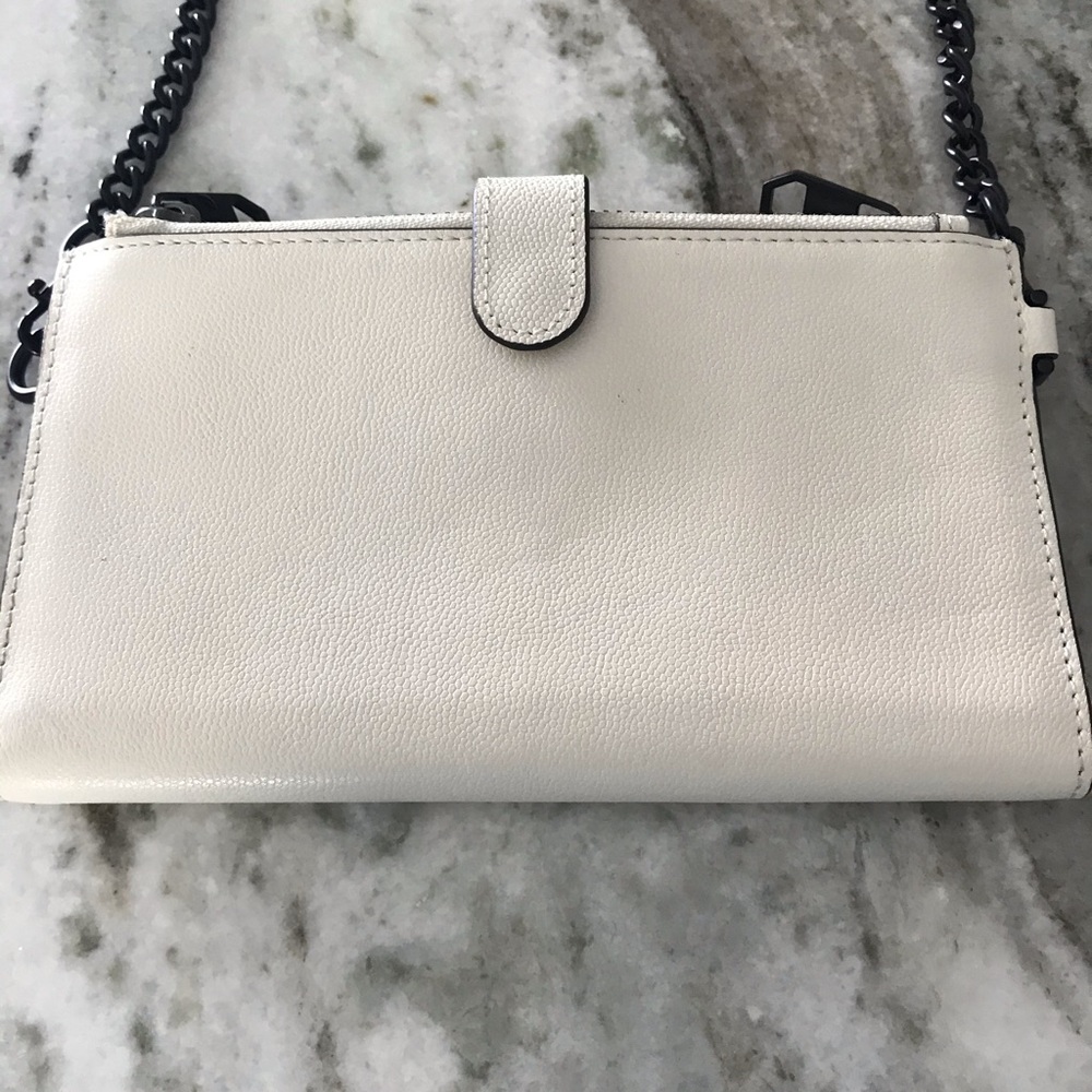 Crossbody wallet